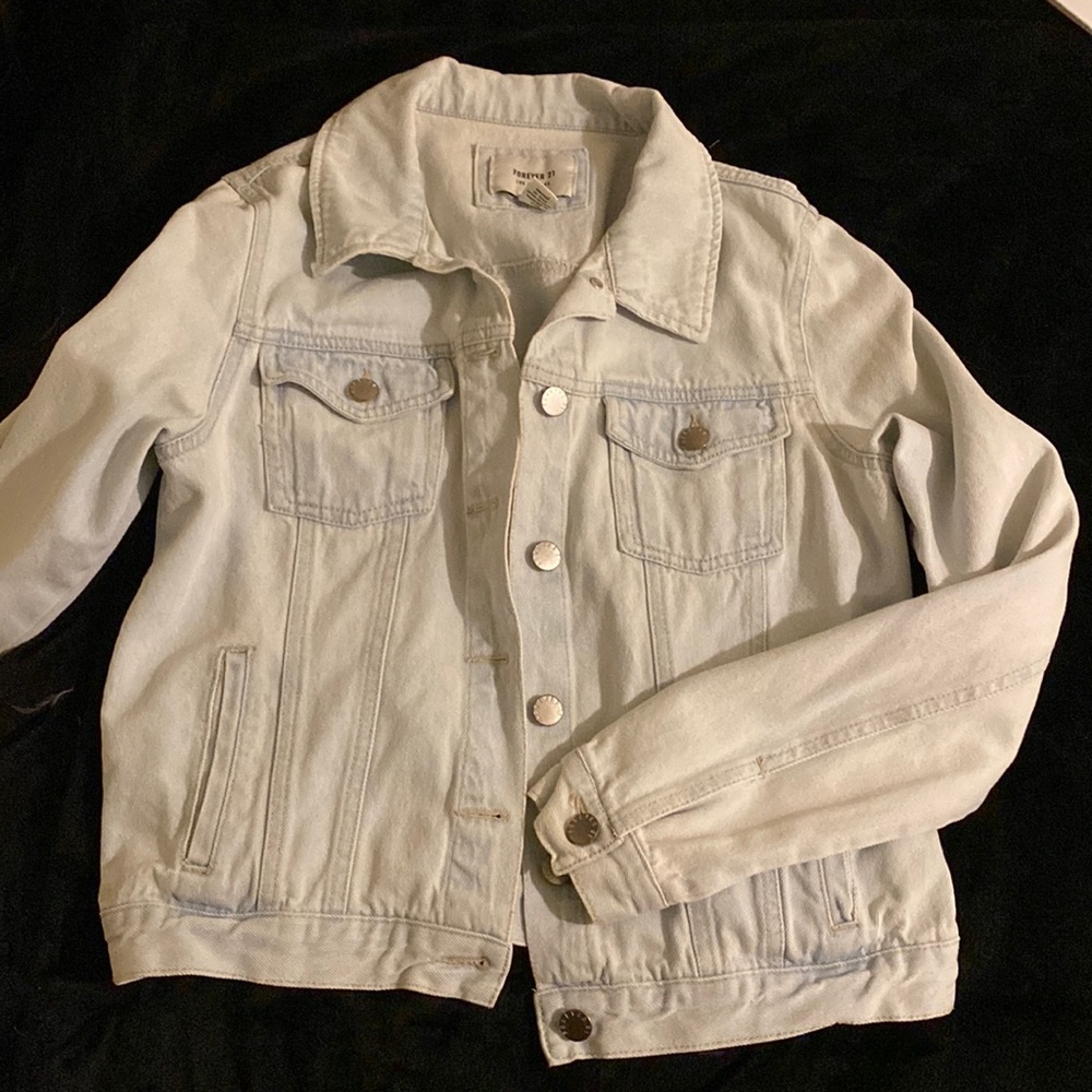 Light wash jean jacket Forever 21